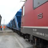 Erste Kieslieferung per Bahn im Betonwerk Gossau